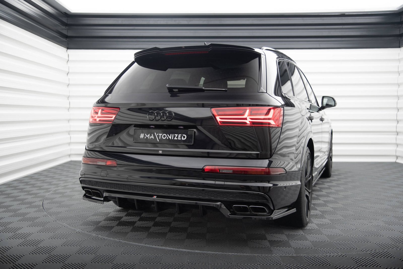 eng_pl_Central-Rear-Splitter-with-vertical-bars-Audi-SQ7-Mk2-19586_2.jpg