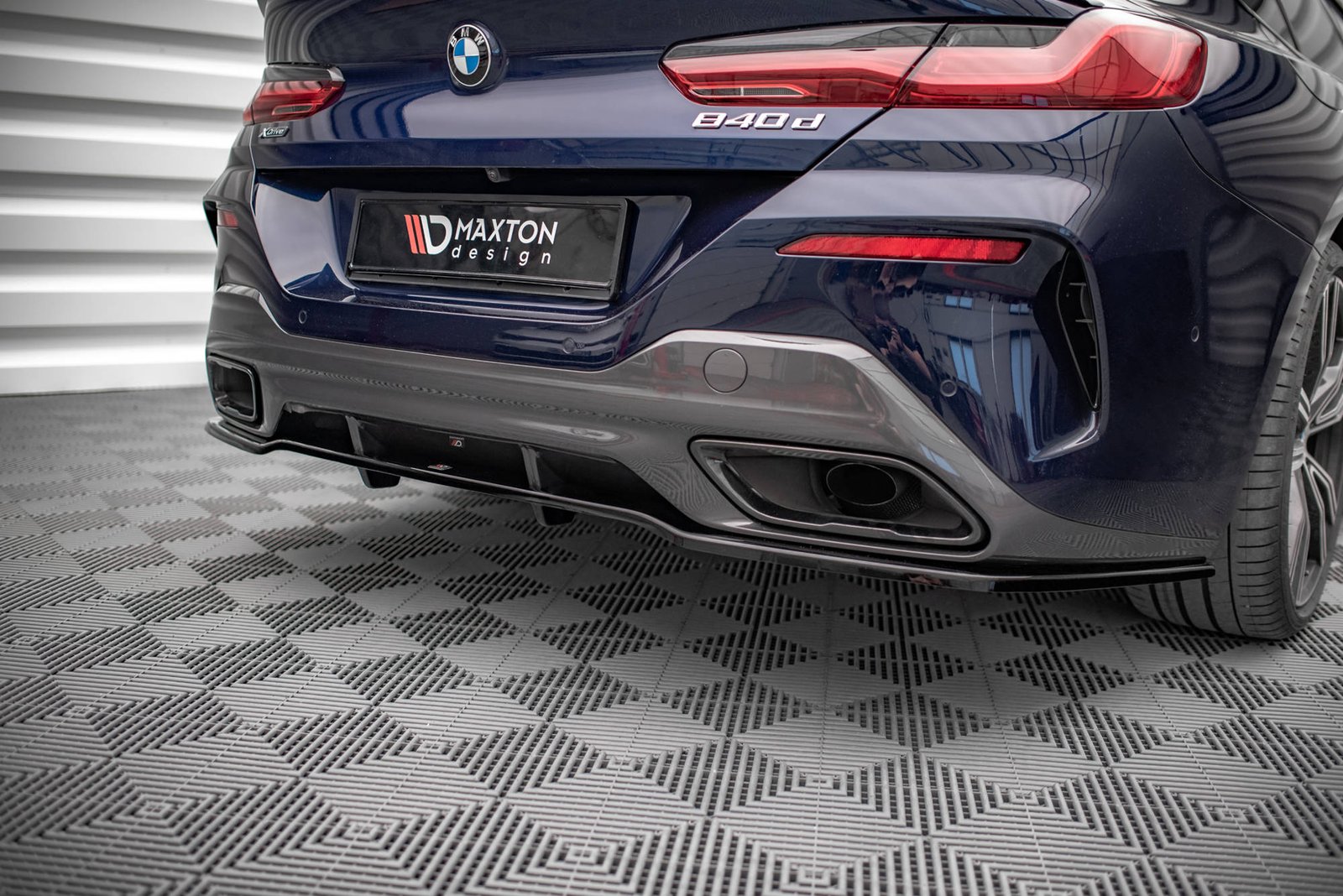eng_pl_Central-Rear-Splitter-with-vertical-bars-BMW-8-Gran-Coupe-M-Pack-G16-14284_3.jpg