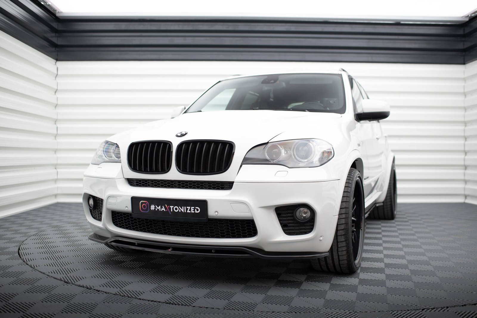 eng_pl_Front-Splitter-for-BMW-X50-E70-Facelift-M-pack-9005_3.jpg