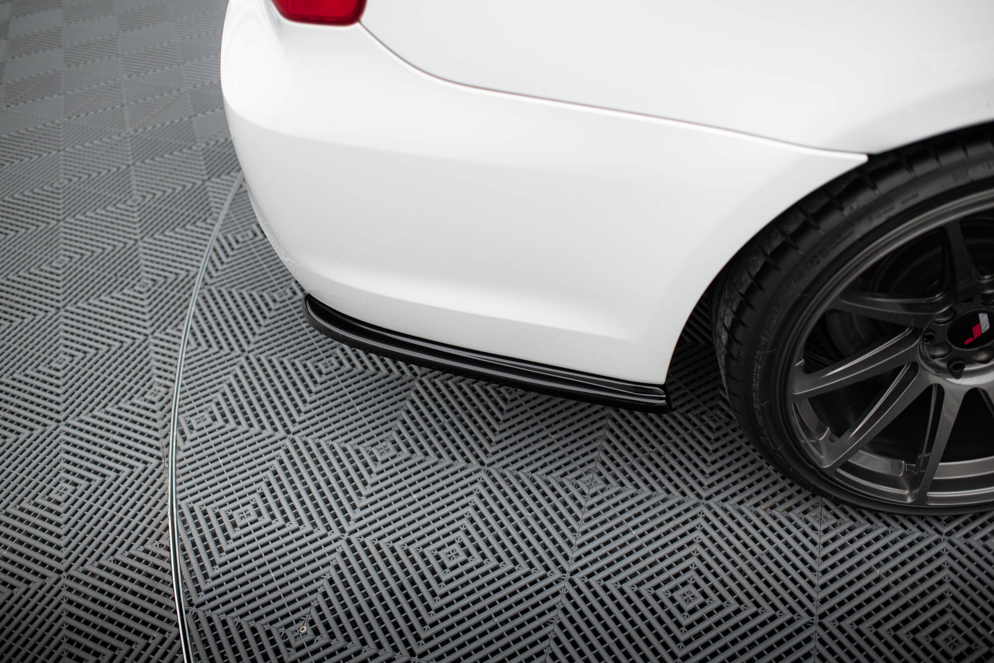 eng_pl_REAR-SIDE-SPLITTERS-BMW-3-E90-MPACK-5703_4