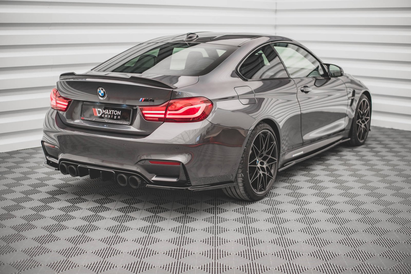 eng_pl_Rear-Valance-BMW-M4-F82-15320_2.jpg